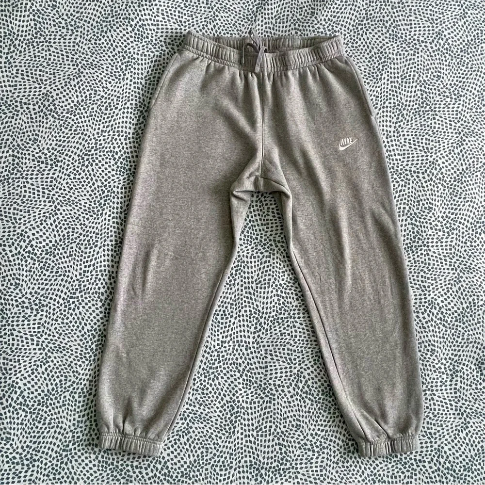 Nike Gray Men's Fleece Cotton Joggers Sweatpants Large Elastic Cuff Drawstring